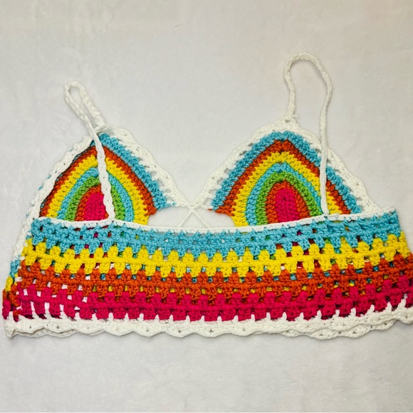SHEIN Rainbow Crochet Halter Top NWOT Size Medium - Picture 2 of 6